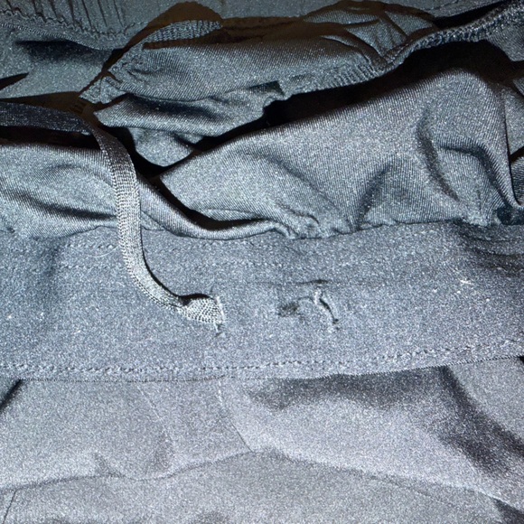 Pair of Nike Running Challenger Dri-FIT 5 inch Shorts. Size Large - Picture 7 of 7